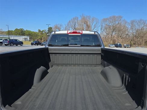 Used 2021 Chevrolet Colorado LT w/ LT Convenience Package image 22