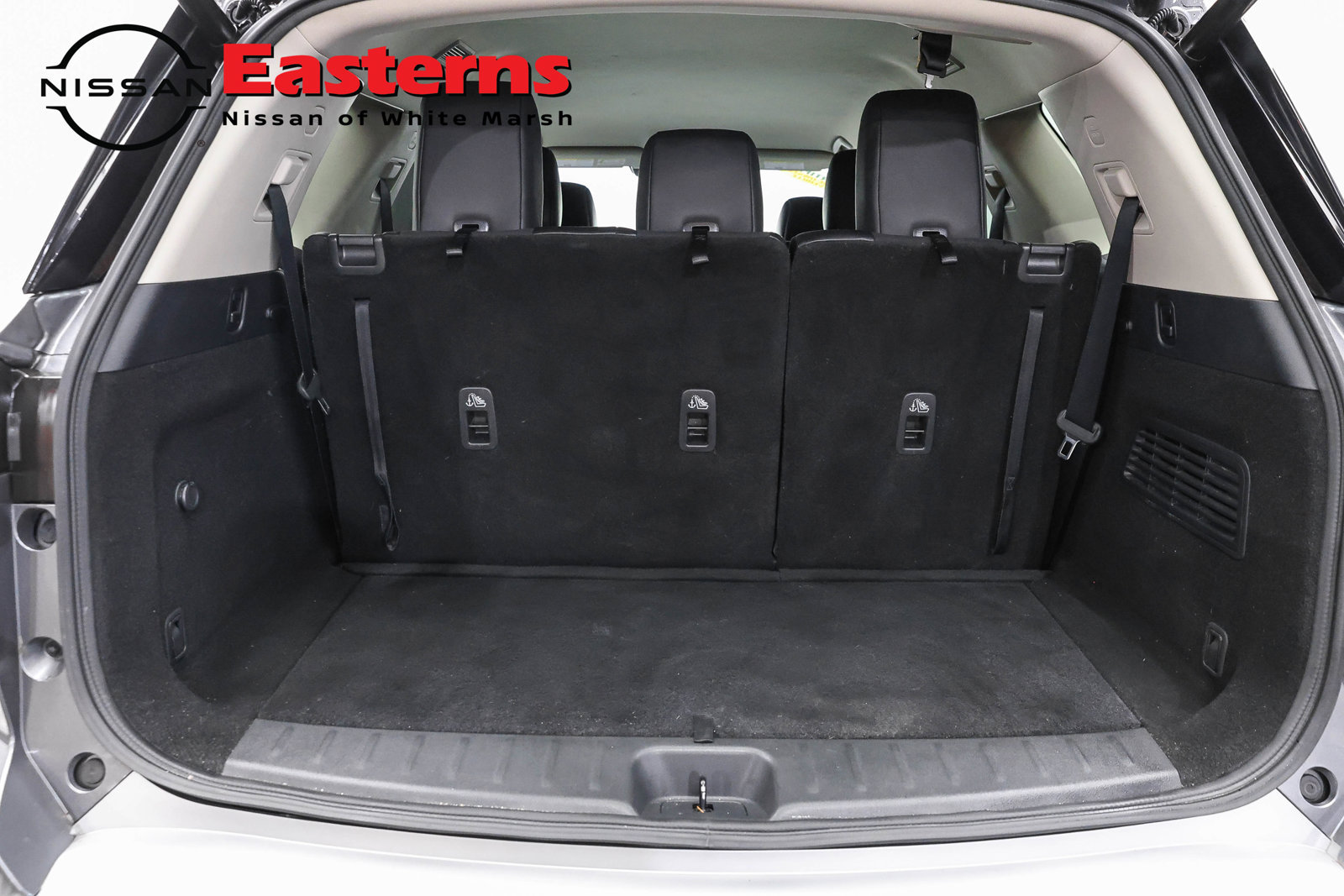 Used 2024 Nissan Pathfinder SL AWD/4WD image 9
