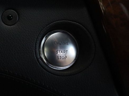Used 2013 Mercedes-Benz CL 550 4MATIC image 28