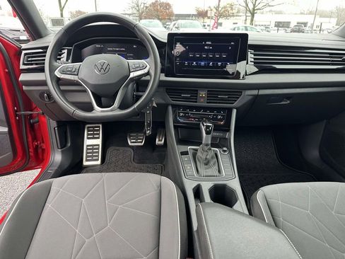 Used 2025 Volkswagen Jetta Sport image 23