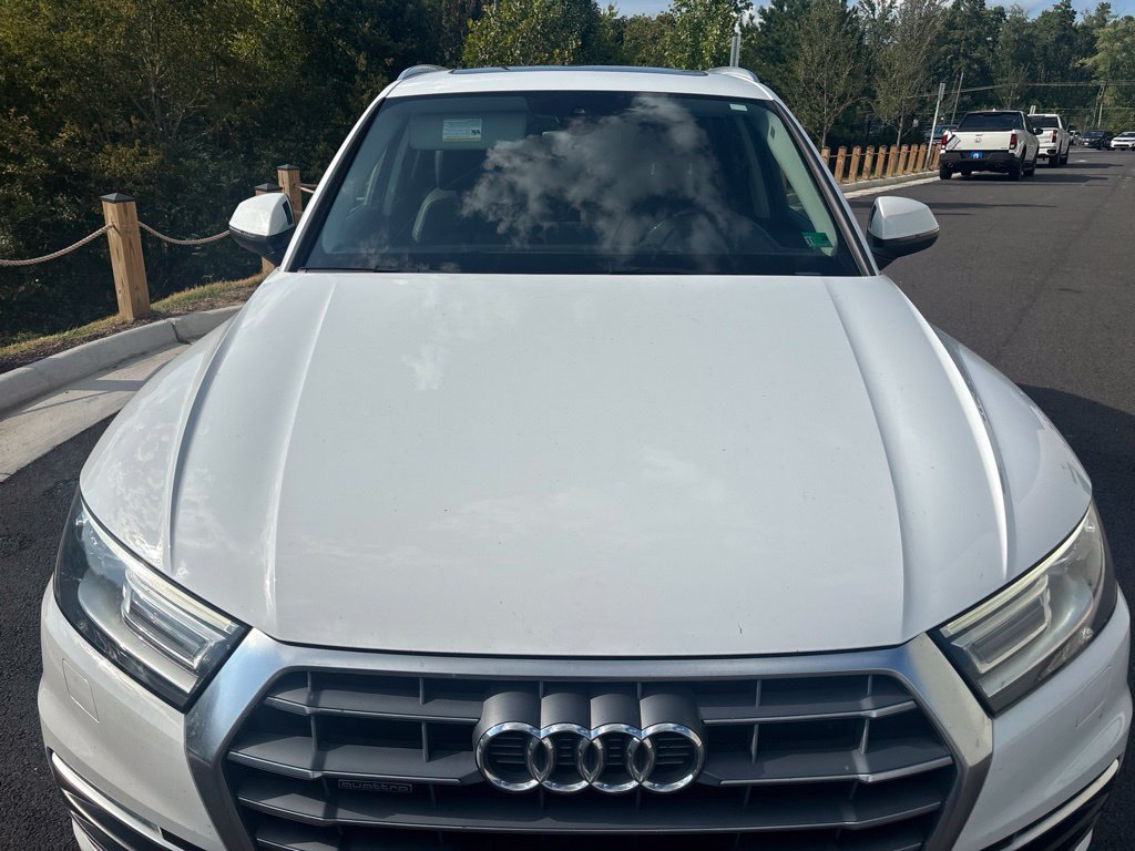 Used 2019 Audi Q5 2.0T Premium w/ Convenience Package AWD/4WD image 2