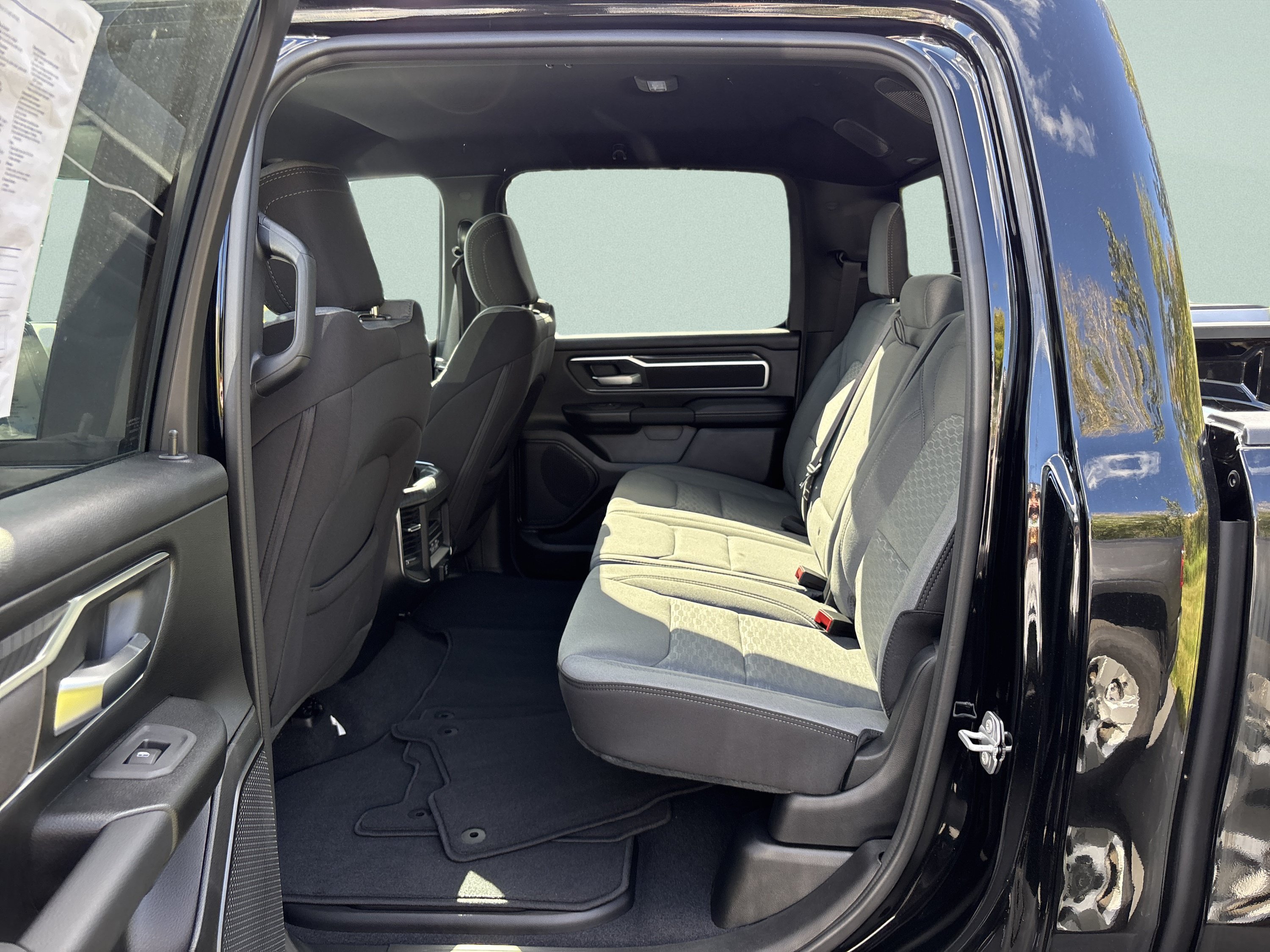 Used 2025 RAM 1500 Big Horn AWD/4WD image 18