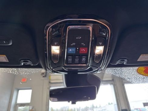 Used 2023 Jeep Grand Wagoneer L Series III w/ HD Trailer Tow Package image 15