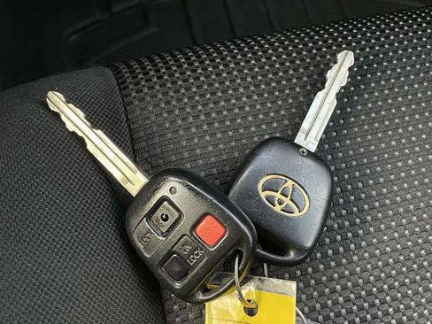 Used 2014 Toyota FJ Cruiser 4WD w/ Upgrade Package image 32