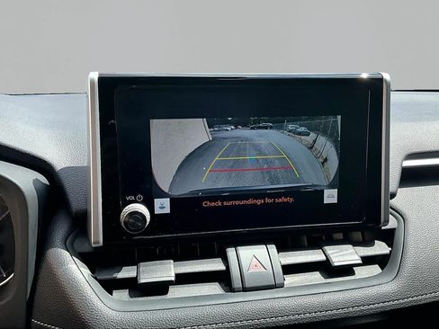Used 2023 Toyota RAV4 LE FWD image 27