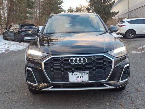Used 2023 Audi Q5 2.0T Premium w/ Convenience Package image 2