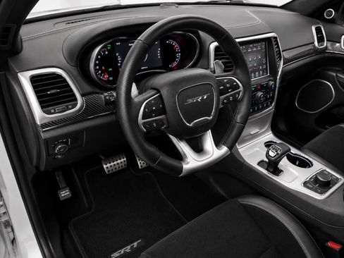 Used 2015 Jeep Grand Cherokee SRT AWD/4WD image 28