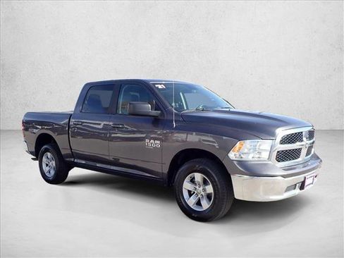 Used 2021 RAM 1500 Classic SLT image 6