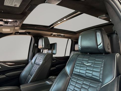 Used 2021 Cadillac Escalade ESV Sport Platinum w/ LPO, ONYX Package AWD/4WD image 9