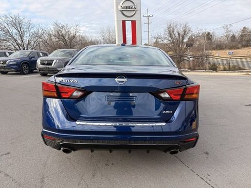 Certified 2023 Nissan Altima 2.5 SR image 6