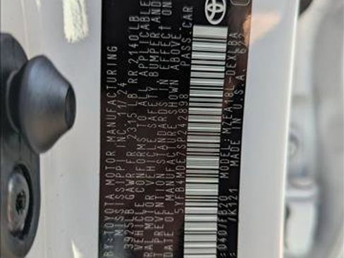 Used 2025 Toyota Corolla LE image 24