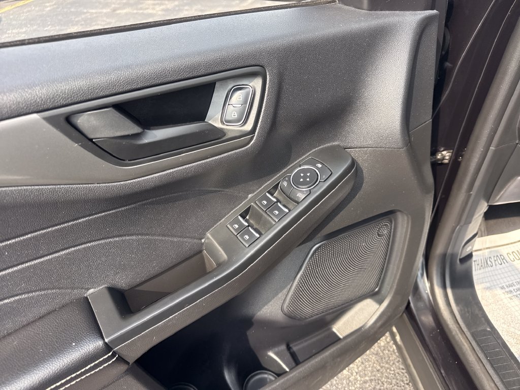 Used 2025 Ford Escape Active AWD/4WD image 27