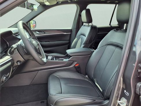 New 2026 Jeep Grand Cherokee Limited AWD/4WD image 16