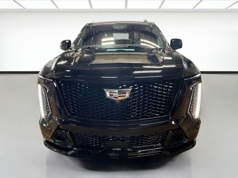 Used 2025 Cadillac Escalade V AWD/4WD image 2