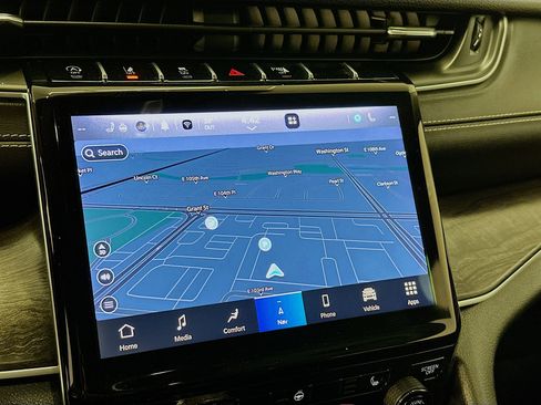 Used 2023 Jeep Grand Cherokee Limited AWD/4WD image 22