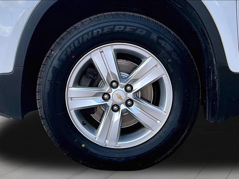 Used 2020 Chevrolet Trax LT w/ Driver Confidence Package AWD/4WD image 9