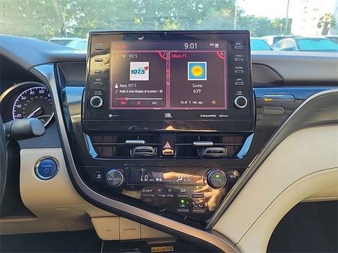 Used 2022 Toyota Camry XLE image 19
