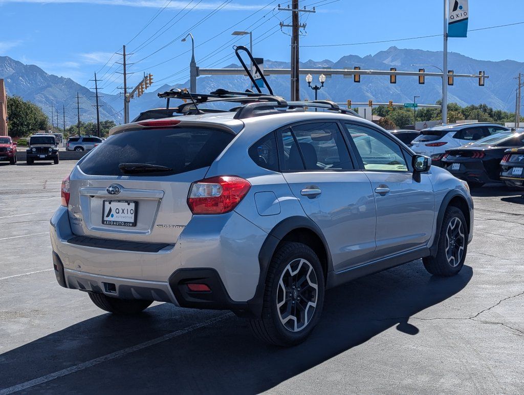 Used 2017 Subaru Crosstrek 2.0i Premium w/ Moonroof Package AWD/4WD image 4