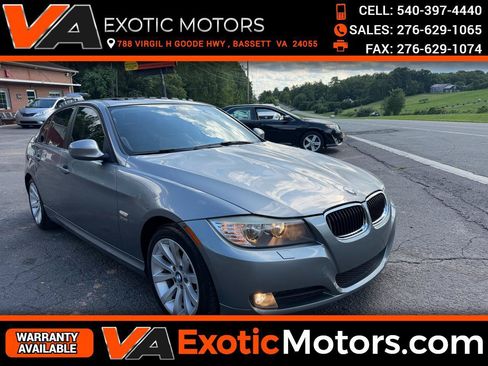 Used 2011 BMW 328i xDrive Sedan AWD/4WD image 1