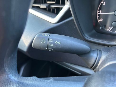 Used 2025 Toyota Corolla LE FWD image 22