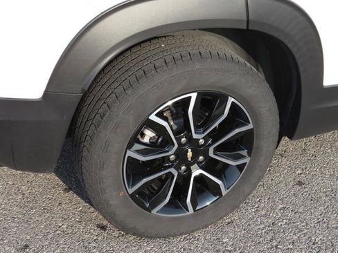 Certified 2023 Chevrolet TrailBlazer ACTIV w/ Sun and Liftgate Package image 5