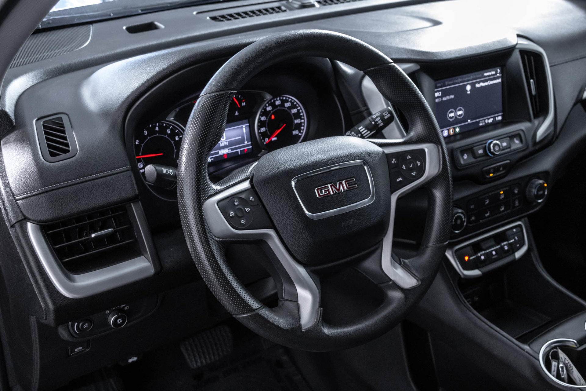 Used 2024 GMC Terrain SLE AWD/4WD image 33