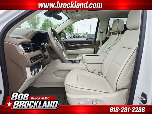 Used 2024 GMC Yukon Denali w/ Advanced Technology Package AWD/4WD image 12