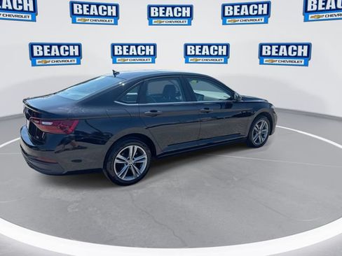 Used 2024 Volkswagen Jetta SE FWD image 8