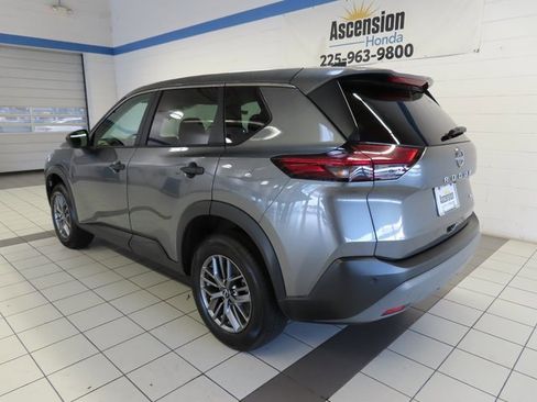 Used 2023 Nissan Rogue S image 11