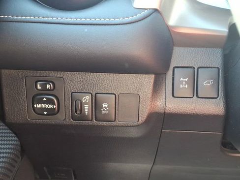 Used 2015 Toyota RAV4 Limited AWD/4WD image 16
