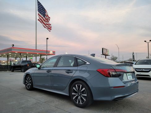 Used 2023 Honda Civic EX image 5