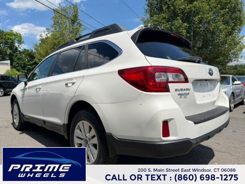 Used 2017 Subaru Outback 2.5i Premium AWD/4WD image 5