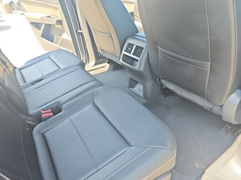 Used 2023 Volkswagen Atlas Cross Sport SE w/ Panoramic Sunroof Package FWD image 11