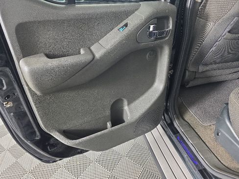 Used 2017 Nissan Frontier PRO-4X AWD/4WD image 26