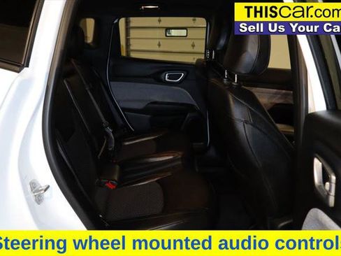 Used 2025 Jeep Compass Latitude AWD/4WD image 14