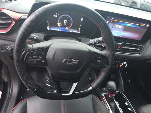 Used 2024 Chevrolet TrailBlazer RS image 14