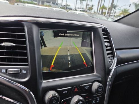 Used 2018 Jeep Grand Cherokee Limited w/ Luxury Group II AWD/4WD image 13