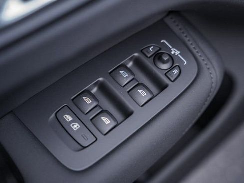 New 2026 Volvo XC60 B5 Plus w/ Protection Package Premier image 38