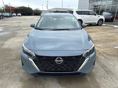 Used 2024 Nissan Sentra SV FWD image 2