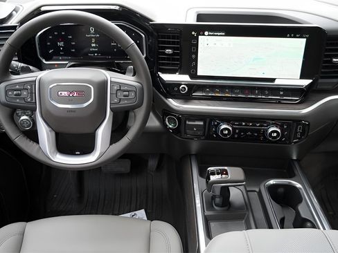 New 2026 GMC Sierra 1500 SLT image 28