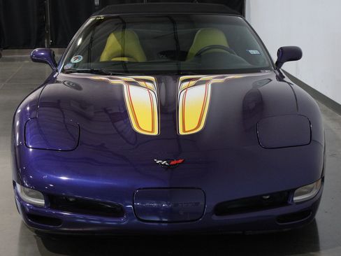 Used 1998 Chevrolet Corvette Convertible w/ Memory Pkg RWD image 13