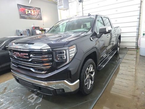 Used 2023 GMC Sierra 1500 SLT w/ SLT Premium Package image 1