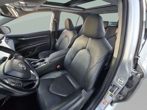 Used 2019 Toyota Camry XSE FWD image 11