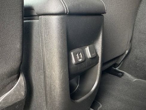 Used 2022 Chevrolet Colorado LT w/ Safety Package image 30