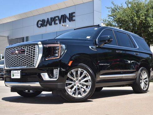 Used 2023 GMC Yukon Denali w/ LPO, Floor Liner Package AWD/4WD image 2