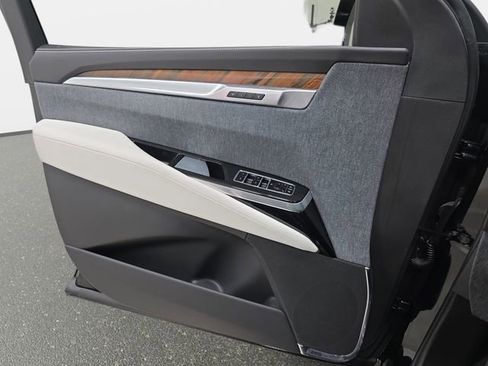 Used 2026 Cadillac Escalade Platinum Luxury image 27