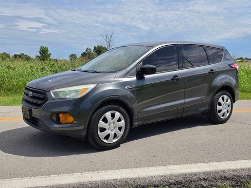 Used 2017 Ford Escape S FWD image 2
