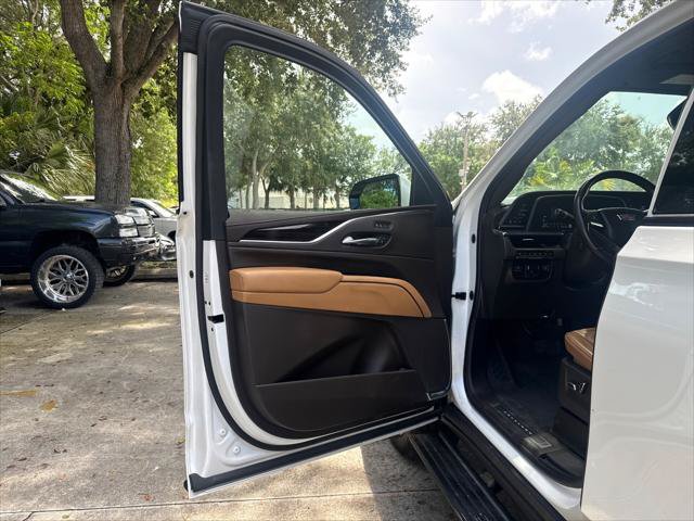 Used 2021 Cadillac Escalade ESV Sport w/ Driver Assist Tech Package AWD/4WD image 14
