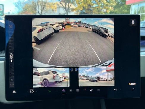 Used 2022 Tesla Model X Plaid image 16