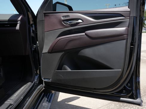 Used 2022 Cadillac Escalade Sport Platinum w/ Heavy-Duty Trailer Package AWD/4WD image 26